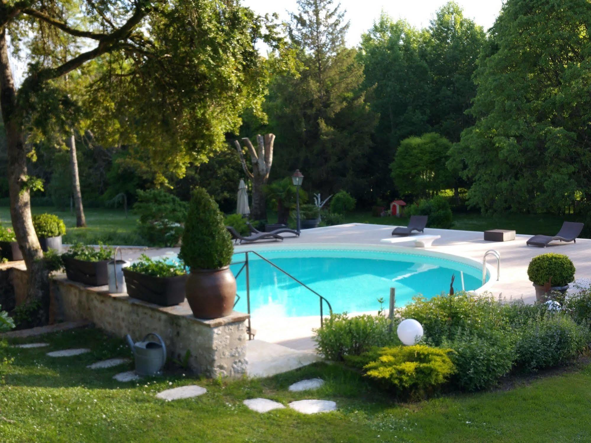 Hotel Moulin Rouhaud Montboyer Exteriér fotografie